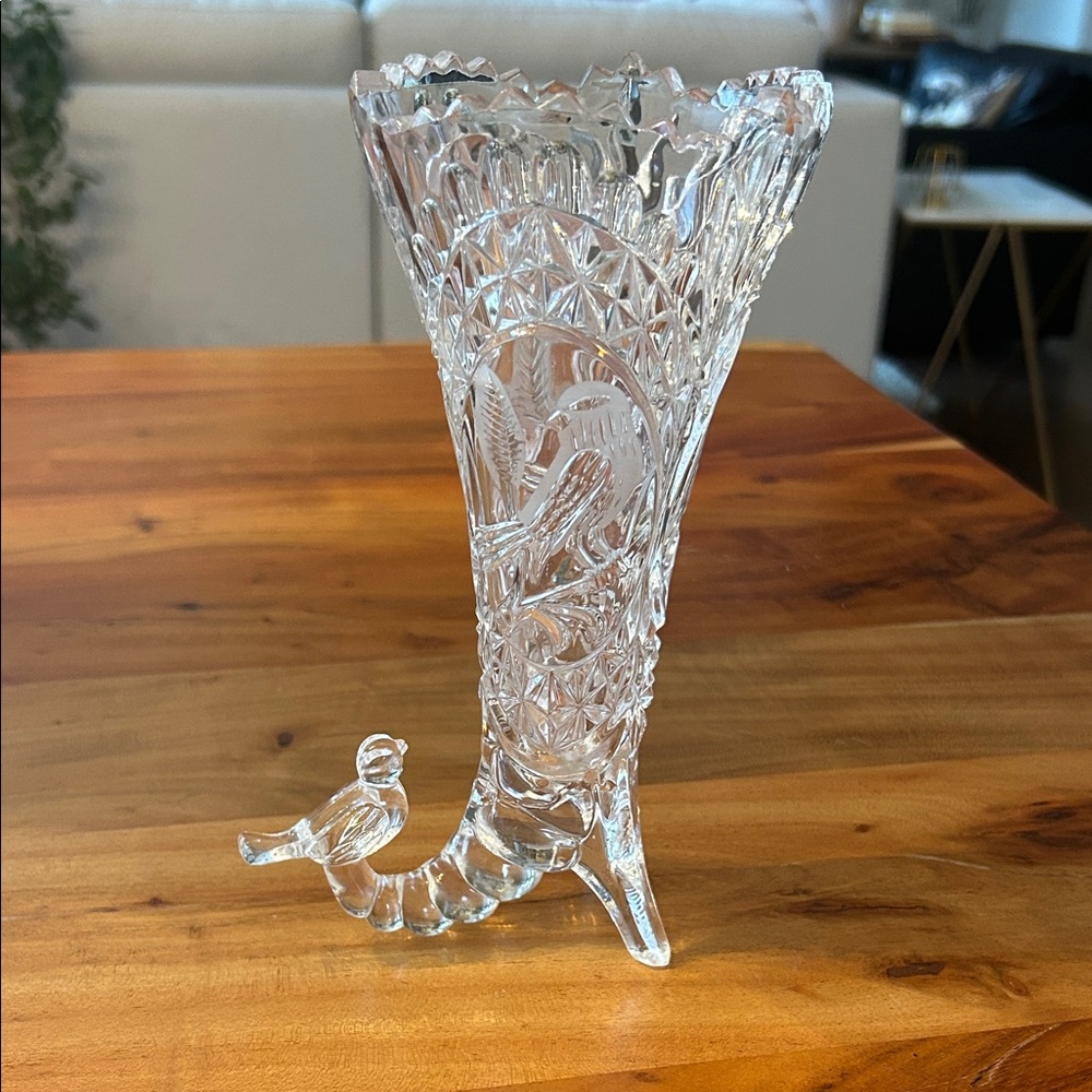 The Byrdes Collection collection by Hofbauer Lead Crystal Vase